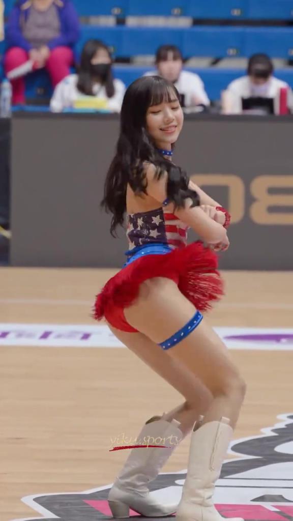 最好的啦啦隊小姐姐！自信，健康充滿活力！