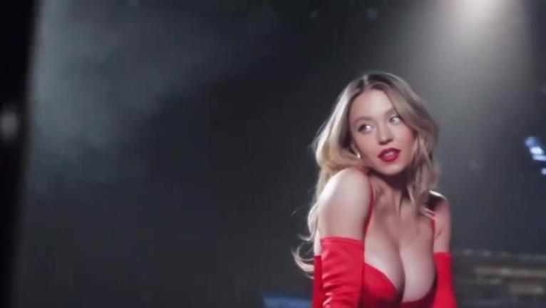 此前觀戰(zhàn)紐約德比！賣含洗澡水肥皂的悉尼妹太清楚自身優(yōu)勢了