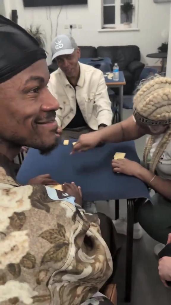 想找到巴特勒很簡單，因為他不在籃球場，就在棋牌室